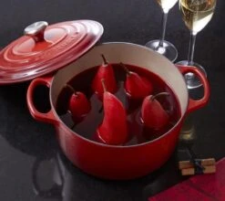 Le Creuset Signature Braadpan - 4,2 L - 24 Cm - Kersenrood -Beroemde Keukenserie Winkel 1200x1070