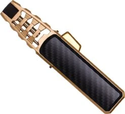 Merkloos Turbo Jetflame Aansteker - Gasbrander - Vuurwerk Torch - Crème Brûlée Brander - BBQ En Sigaren Aansteker - Windproof - Carbon Met Goudkleurige Metalen Behuizing -Beroemde Keukenserie Winkel 1200x1094