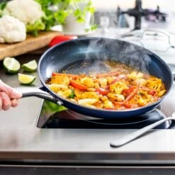 Blue Diamond, Keramische Koekenpan Verrijkt Met Diamantdeeltjes – Inductie Koekenpan Ø 28 Cm – PFAS En PHOA Vrij -Beroemde Keukenserie Winkel 1200x1200 213