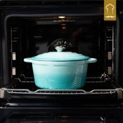 Chefarone Gietijzeren Pan - Braadpan Inclusief Deksel - Geschikt Voor Alle Warmtebronnen - Geëmailleerd Blauw -Beroemde Keukenserie Winkel 1200x1200 313