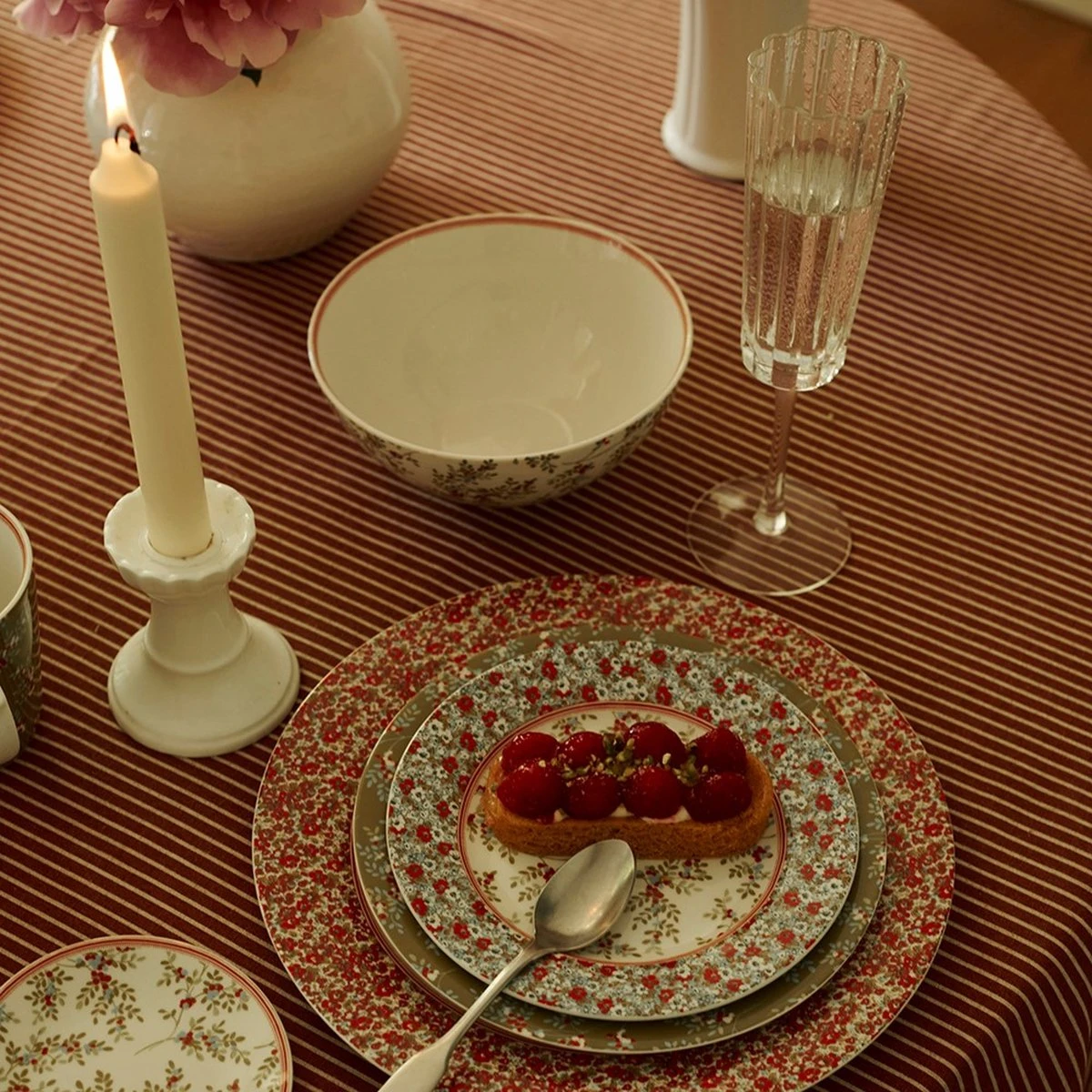 Laura Ashley Stockbridge Collectables - Laura Ashley Giftset 4 Bekers 32 cl. Laura Ashley Stockbridge Collectables - Laura Ashley Giftset 4 Bekers 32 Cl. -Beroemde Keukenserie Winkel 1200x1200 348