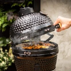BluMill Kamado BBQ Egg - Kamado 13 Inch - Incl. Vlees Thermometer - Houtskoolbarbecues - Zwart - Ø 27cm -Beroemde Keukenserie Winkel 1200x1200 534