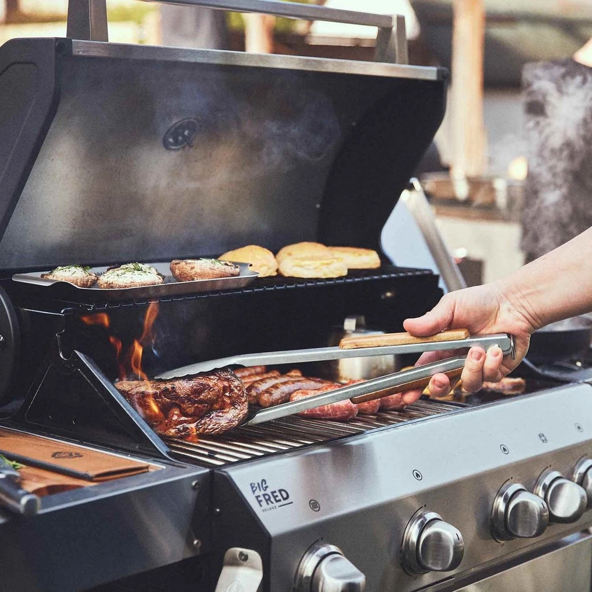 Burnhard Gas BBQ Big FRED Deluxe - 4 Branders - Incl. Keramische Infraroodbrander & Afdekhoes - Deluxe Burnhard Gas BBQ Big FRED Deluxe - 4 Branders - Incl. Keramische Infraroodbrander & Afdekhoes - Deluxe -Beroemde Keukenserie Winkel 1200x1200 578