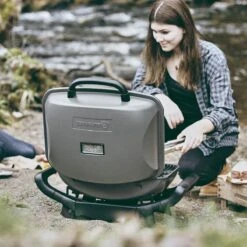 Burnhard Draagbare 2-Branders Gasbarbecue - Afdekhoes - BBQ Wayne -Beroemde Keukenserie Winkel 1200x1200 585