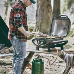 Burnhard Draagbare 2-Branders Gasbarbecue - Afdekhoes - BBQ Wayne -Beroemde Keukenserie Winkel 1200x1200 592