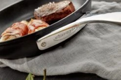 Demeyere Alu Pro Dura Glide Koekenpan - Ø 24 & Ø 28cm - Titanium -Beroemde Keukenserie Winkel 1200x799 16