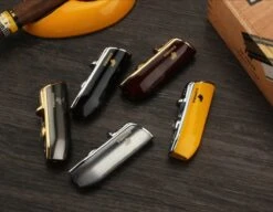 Cohiba® Sigarenaansteker - Sigarenboor - Sigaren - Sigaar - Cohiba Aansteker - Sigarenboor - Sigaren Accessoires - Sigarenknipper - Sigaar Aansteker - Cohiba - Incl. Luxe Geschenkdoos - Zwart 5 Cohiba® Sigarenaansteker - Sigarenboor - Sigaren - Sigaar - Cohiba Aansteker - Sigarenboor - Sigaren Accessoires - Sigarenknipper - Sigaar Aansteker - Cohiba - Incl. Luxe Geschenkdoos - Zwart -Beroemde Keukenserie Winkel 1200x934 1