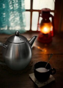 Vaja Valerie - Theepot Met Filter - Dubbelwandig - RVS - 1.2L 12 Vaja Valerie - Theepot Met Filter - Dubbelwandig - RVS - 1.2L -Beroemde Keukenserie Winkel 857x1200 1