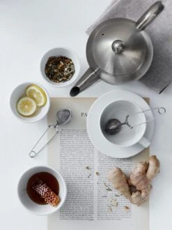 Vaja Valerie - Theepot Met Filter - Dubbelwandig - RVS - 1.2L 13 Vaja Valerie - Theepot Met Filter - Dubbelwandig - RVS - 1.2L -Beroemde Keukenserie Winkel 900x1200 4