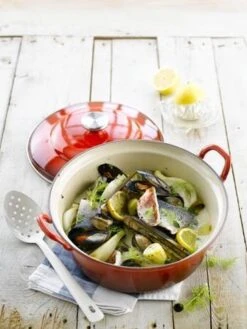 Le Creuset Braadpan Faitout Tradition Kersenrood - ø 24 Cm / 3 Liter -Beroemde Keukenserie Winkel 901x1200